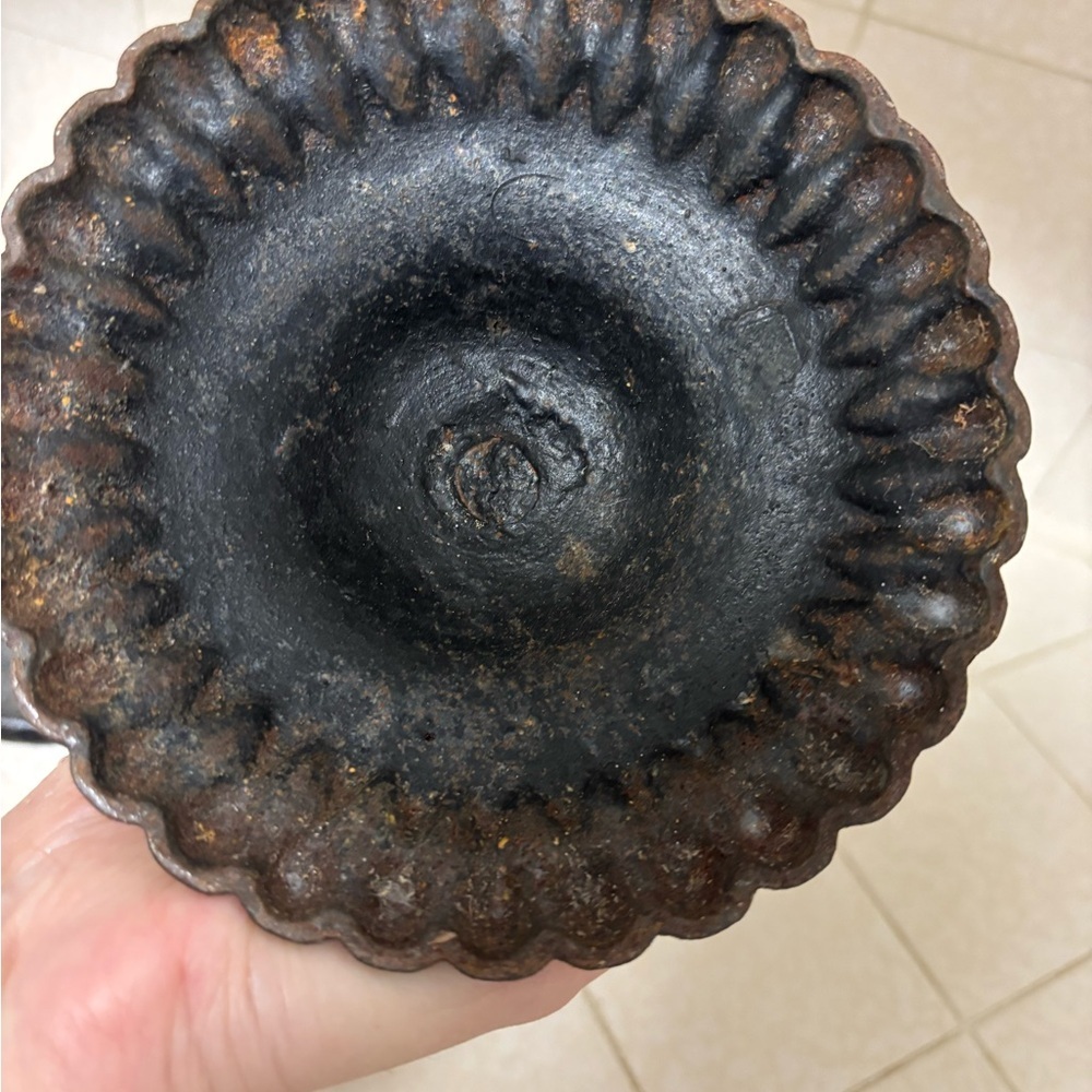 Vintage Cast Iron Decorative Urn - Picture 3 of 4